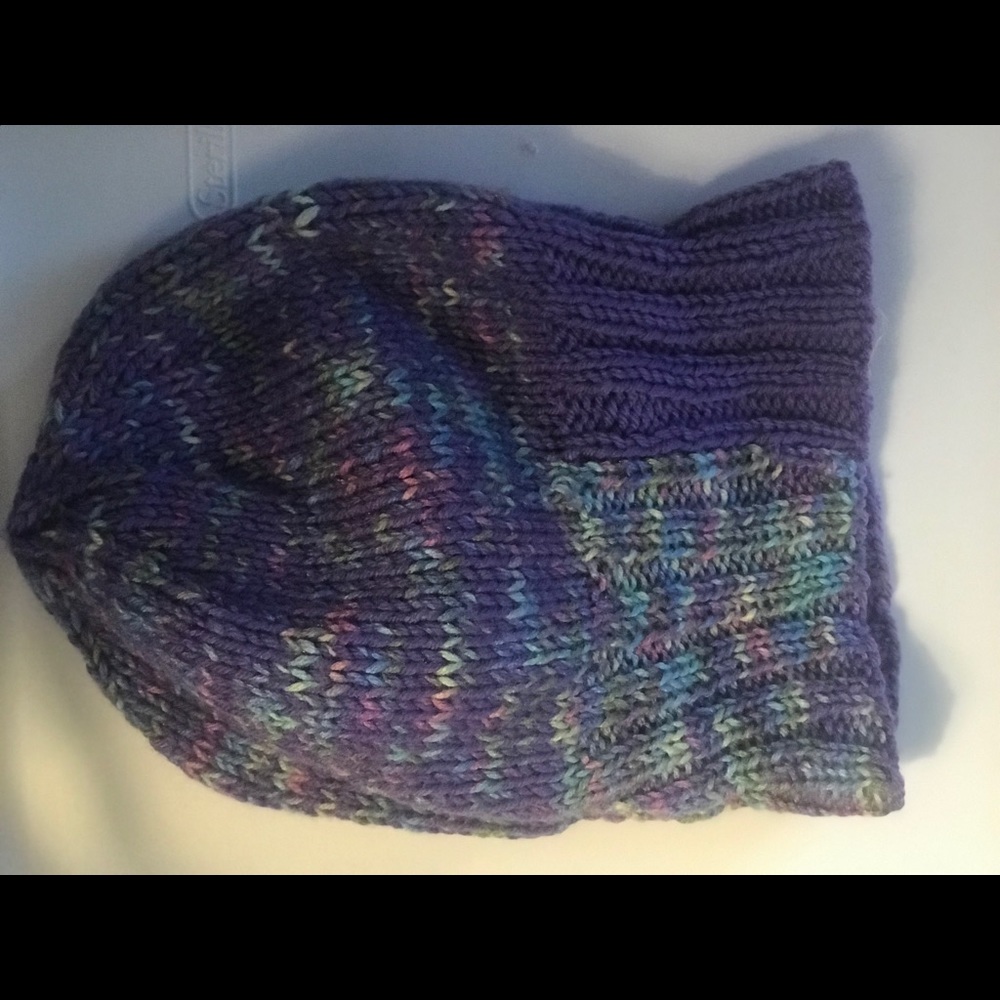 Winter hat - Picture 3 of 3